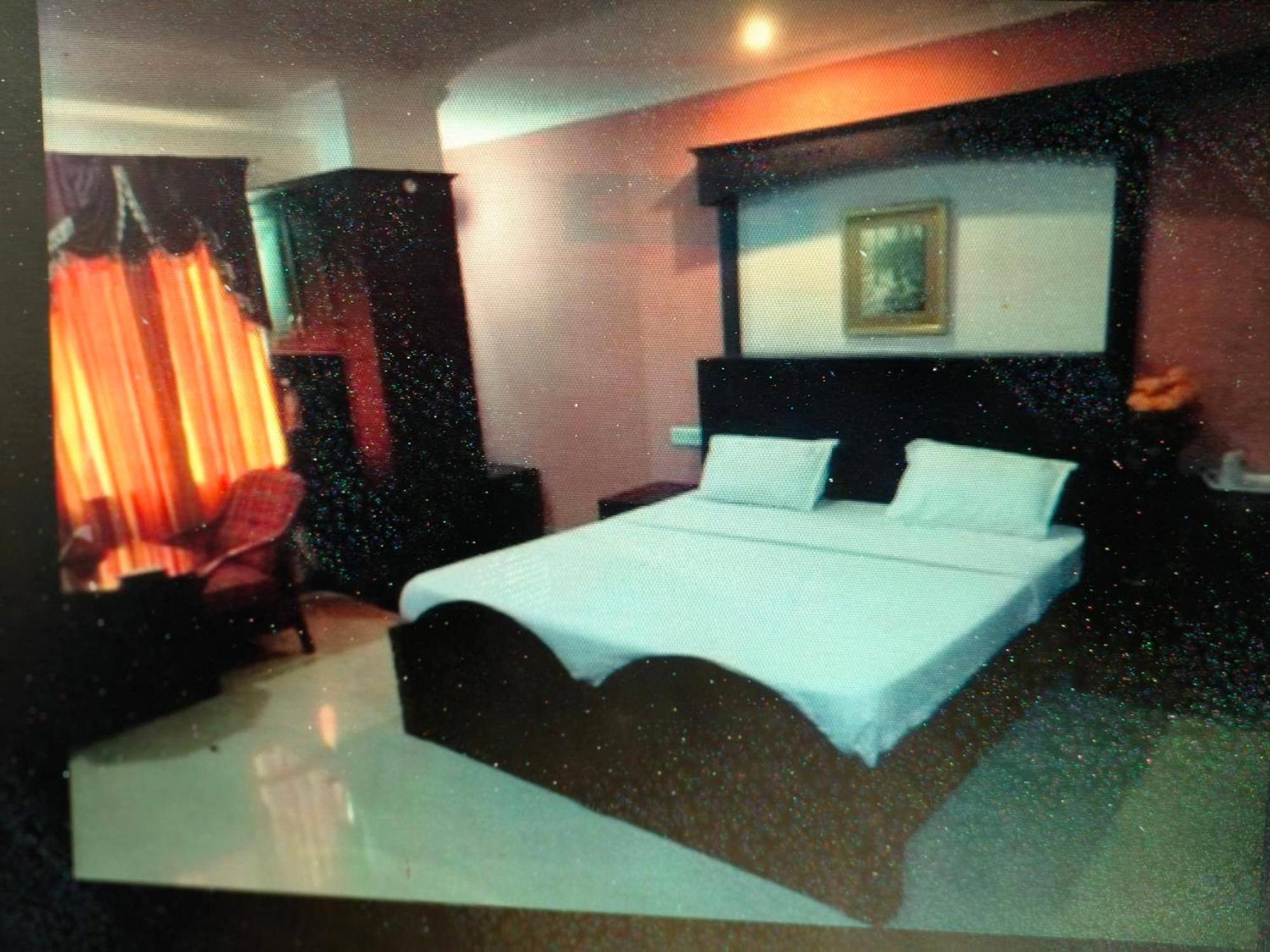 Hotel Priya Chengannur Exterior photo